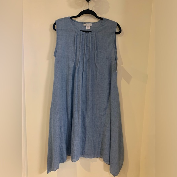 Blue Sleeveless Tunic. Linen look. Runs generous. - Picture 1 of 4